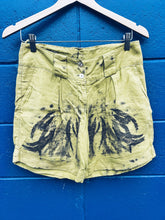 Load image into Gallery viewer, Lime Green Shorts - Linen 8/10

