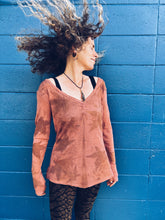 Load image into Gallery viewer, Liquid Amber pink top - Merino M/L

